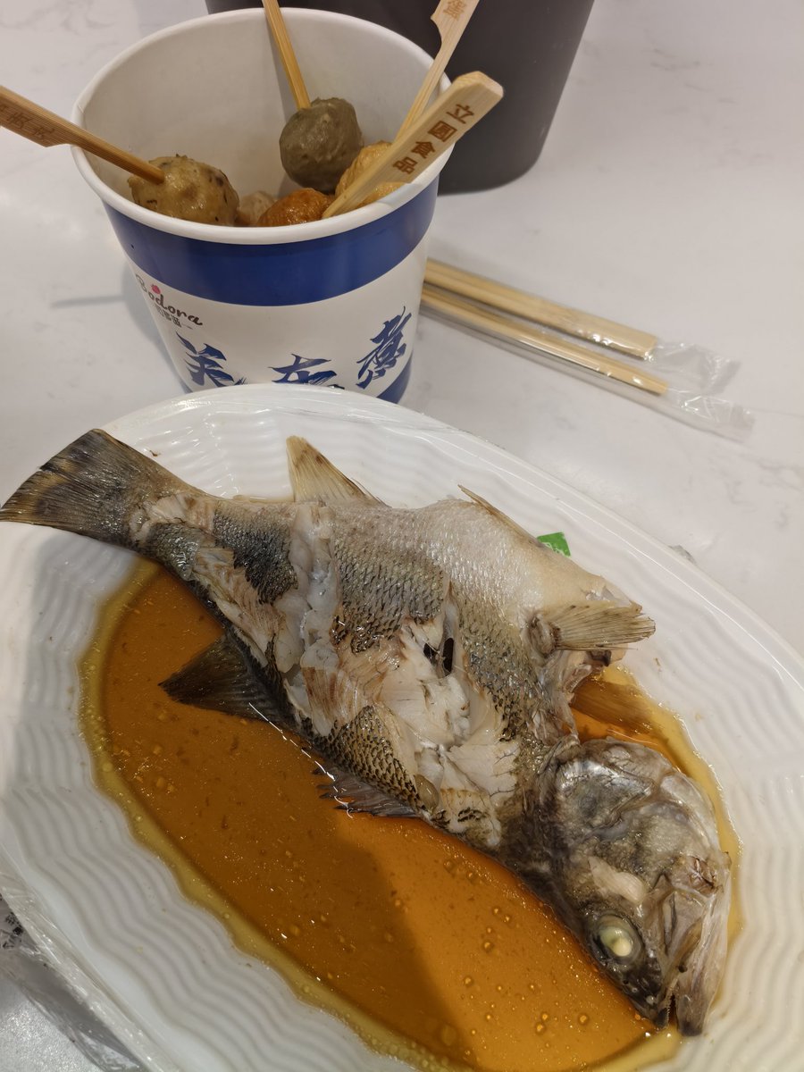 eksklb53341's tweet photo. 这夜班上的，想恢复锻炼，我是不是该报个私教督促我一下 https://t.co/ksRUr9GufF