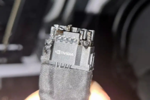 DriversCloud's tweet photo. Fonte du connecteur 16 broches de nos cartes graphiques : les AMD Radeon RX 9070 XT affectées https://t.co/tBpEbfXLLr https://t.co/QEUDAJUMTa