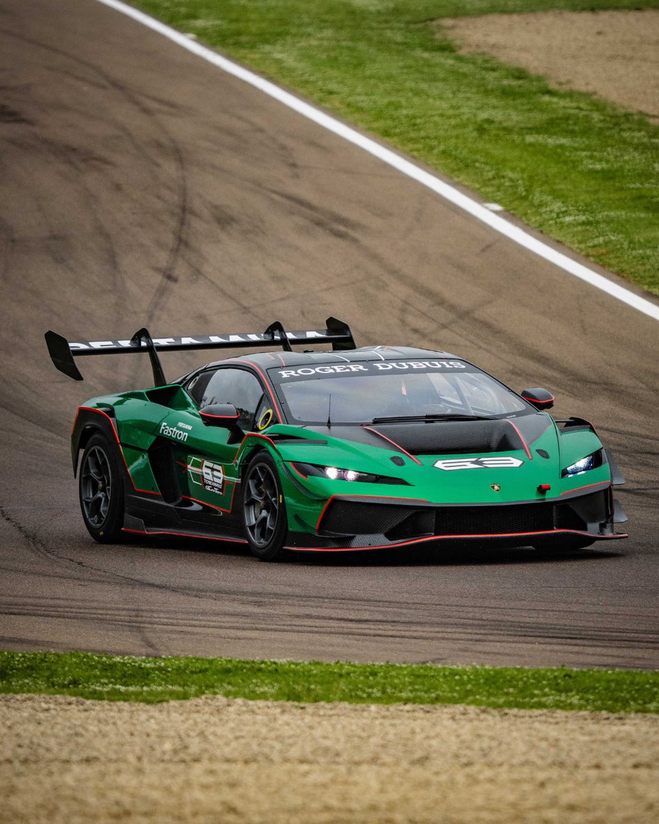 LamborghiniSC's tweet photo. 650 hp. Twin-turbo V8. Rear-wheel drive.
The Lamborghini Temerario Super Trofeo is built to shape the next era of Super Trofeo 🏁 https://t.co/9gvRYqne3J