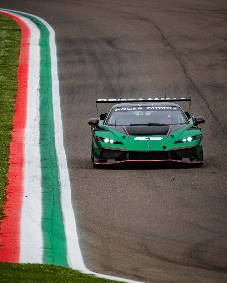 LamborghiniSC's tweet photo. 650 hp. Twin-turbo V8. Rear-wheel drive.
The Lamborghini Temerario Super Trofeo is built to shape the next era of Super Trofeo 🏁 https://t.co/9gvRYqne3J