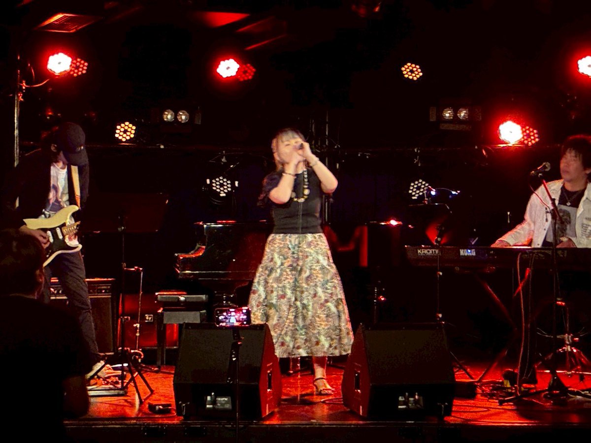 flu_wa's tweet photo. 5/15(金)新栄SPADE BOX
【イベント】「MUSIC BOX 92」
【ACT】季子 / 平岡孝紀 / flu-wa / 森山ほのみ

約8ヶ月振りのSPADE BOXライブ、沢山の仲間に応援頂いて、心地良く演奏出来ました🙏

皆さんありがとうございました😊🙇‍♂️

イベント自体も、洗練された音世界が響き渡る、素晴らしい夜でした🌉✨ https://t.co/50qwSdtPJD