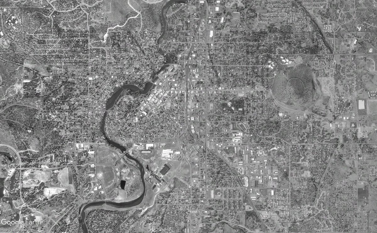 CompassCom's tweet photo. Bend through the decades: satellite imagery from 1994 and 2025 highlighting more than 30 years of growth, development, and change. https://t.co/sodB80XGnK
