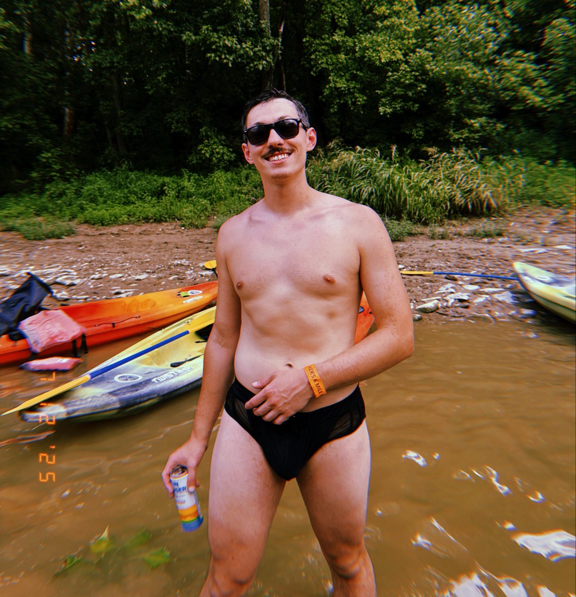 AlexanderYeazel's tweet photo. need to be on a boat or by a pool asap https://t.co/J7BGHcsDSf