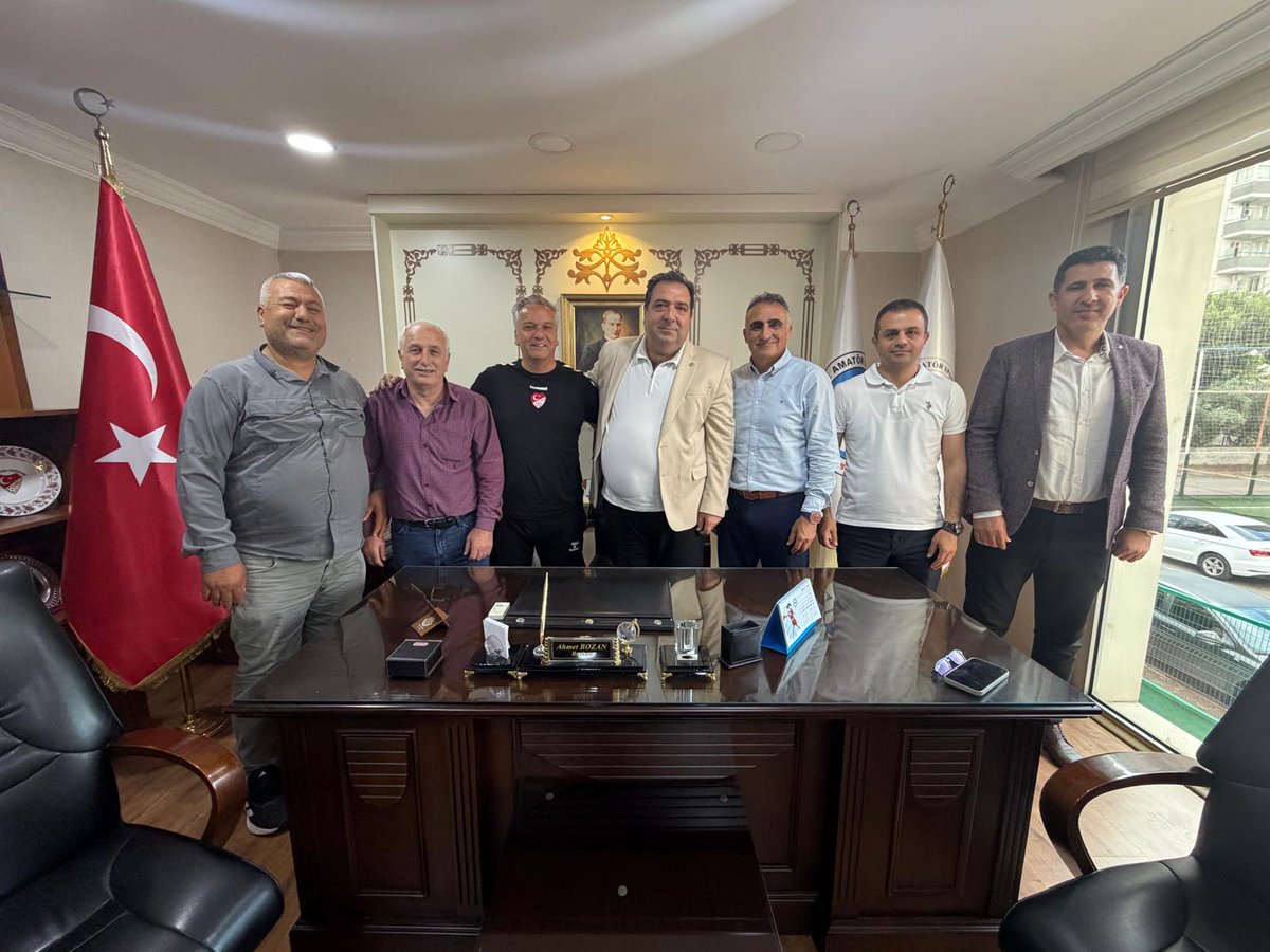 ADANAASKF's tweet photo. Merkez Hakem Kurulu Üyesi Mustafa Kamil Abitoğlu, beraberinde Bölgesel Hakem Kurulu üyeleri Nevzat Adal ve Ali Karatutlu ile birlikte, Adana İl Hakem Kurulu Başkanı Kürşat Uçar eşliğinde Federasyonumuzu ziyaret etti.
@DRAHMETBOZAN @taskk_1980 https://t.co/EewMFZZzmm