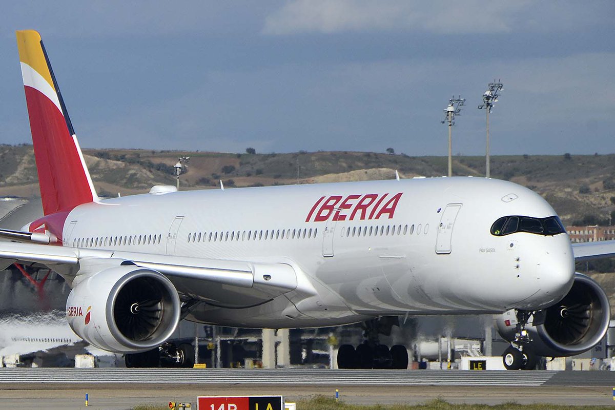 AviacionGYE's tweet photo. #GUAYAQUIL: Iberia traería el Airbus A350-900 a Guayaquil desde el 4 de junio, reemplazando al A330-200 que opera actualmente la ruta MAD-GYE. Cambio sería temporal por el mes de junio. Suma Premium Economy, 60 asientos más por vuelo y 25% menos consumo. https://t.co/3HLHyUEgon