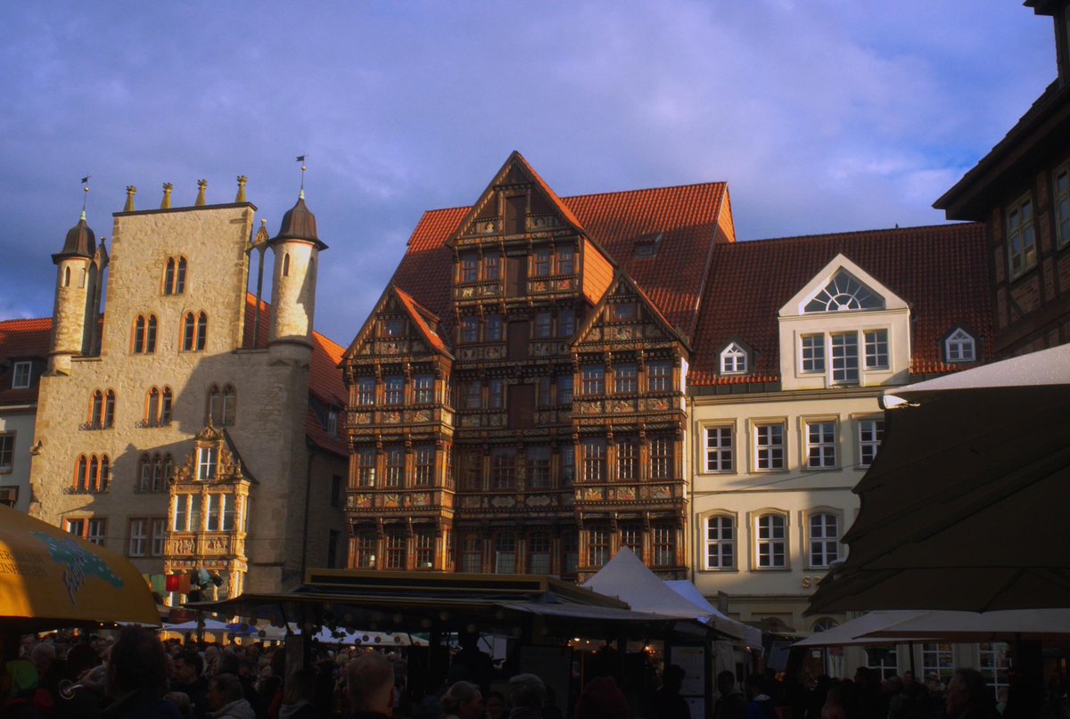cosllie's tweet photo. This month in Germany: Me https://t.co/kozw1mShed