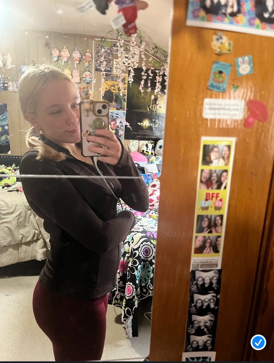 yourrfavlily's tweet photo. i’m so bored rn @ work. help this princess never have to work again! you know it’s ur only purpose:) https://t.co/ekaBpjNnlA