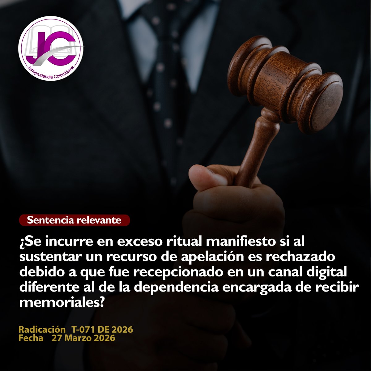 JurisprudenCol's tweet photo. El problema jurídico central de la providencia se enfoca en determinar si una autoridad judicial incurre en un defecto procedimental por exceso ritual manifiesto al rechazar un recurso de apelación enviado a un correo institucional distinto al habilitado específicamente para recibir memoriales,,. Este defecto se configura cuando la administración de justicia utiliza las formas procesales para obstaculizar el derecho sustancial, derivando en una denegación de justicia que desconoce el principio de prevalencia del derecho sustancial sobre el procesal consagrado en el artículo 228 de la Constitución,. De acuerdo con el fallo, el procedimiento no debe concebirse como un fin en sí mismo, sino como un medio para hacer efectivos los derechos fundamentales, por lo que una aplicación excesivamente rigurosa de las formas vulnera el debido proceso y el acceso a la administración de justicia,,.

En el análisis del caso concreto, se estableció que la autoridad judicial aplicó de manera rígida y desproporcionada el trámite de apelación al equiparar el envío del recurso a un canal institucional con su "no presentación", a pesar de que el escrito ingresó a una cuenta bajo administración del despacho y permitió identificar sin ambigüedad la voluntad impugnatoria,,. La providencia destaca que el canal digital utilizado para enviar la apelación había sido el medio de contacto tecnológico habitual por el cual el juzgado y las partes sostuvieron comunicación durante todo el trámite anterior a la sentencia,,. Por tanto, se determinó que el juzgado no podía limitarse a tener por no presentado el recurso, sino que estaba en la obligación de implementar medidas mínimas de diligencia, tales como la remisión interna al canal oficial de radicación o la advertencia oportuna al remitente sobre el medio correcto de envío,,.

Finalmente, la sentencia concluyó que este rigorismo extremo afectó el núcleo esencial del derecho de defensa, la contradicción y la doble instancia, al producir una privación de garantías constitucionales de manera injustificada,,. Se resalta que la transformación tecnológica de la administración de justicia debe ser plenamente compatible con el debido proceso y debe simplificar el acceso institucional en lugar de multiplicar exigencias formales complejas,,. En consecuencia, la decisión resolvió amparar los derechos fundamentales del accionante, dejar sin efectos el rechazo del recurso y ordenar que se proceda con el trámite de la apelación para asegurar que la justicia digital no se convierta en una barrera que sacrifique el derecho sustancial,,.

Portal de actualización Jurisprudencial. Solicita tu suscripción aquí 👉https://t.co/jUGw4X9qS2