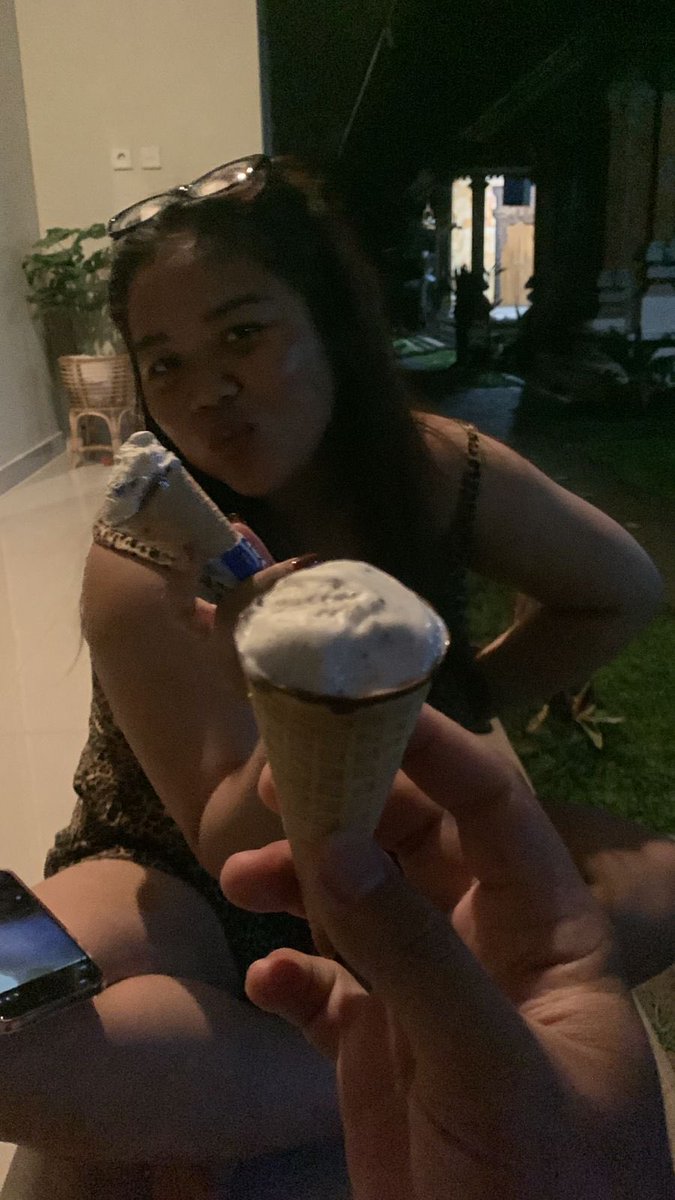 plumeriiaaa's tweet photo. Modus membawakan ice cream pulang kerja😭 https://t.co/iTGpfKf51r