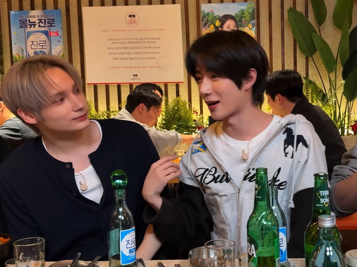 ningkaifolder's tweet photo. lots of silliness and sweetness https://t.co/ZK7WgbkLPk