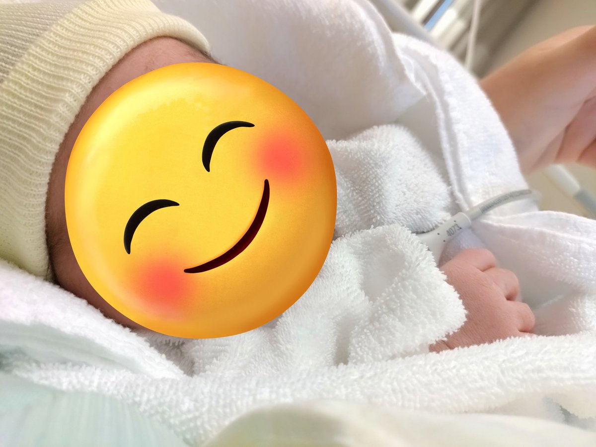m_tcdi's tweet photo. 【報告】
2026年5月15日。
15時09分に緊急帝王切開で3218gの男の子を無事に出産しました👶
赤ちゃんはとても元気です！母体は人生で味わった事のない激痛な中、陣痛の合間に普通に意識飛ばしてた⋯😂旦那もずっと付き添ってくれて本当に心強かったです！

※返信は少しずつお返しします🙏 https://t.co/FK11HK9Og6