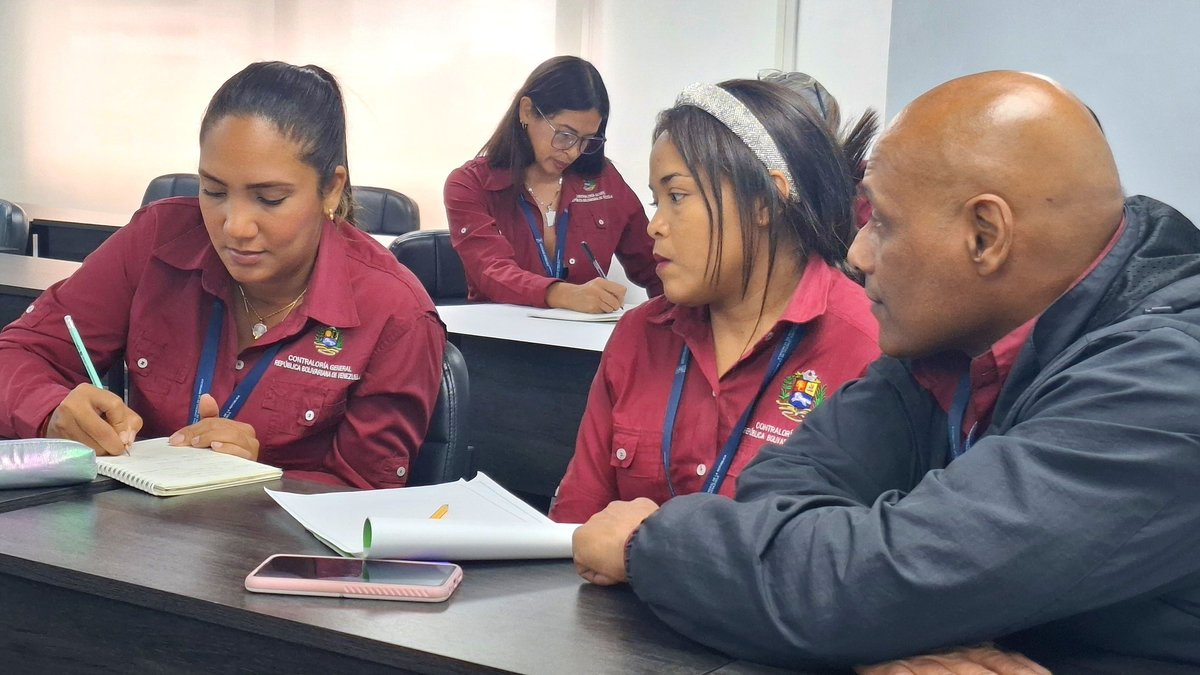 CGRVenezuela's tweet photo. #CGR | A través del Instituto de Altos Estudios de Control Fiscal y Auditoría de Estado (COFAE) el Máximo Órgano de Control Fiscal estuvo presente en la formación sobre “Sistema de Control Interno en las Organizaciones Públicas” https://t.co/tmtpC6HH4A