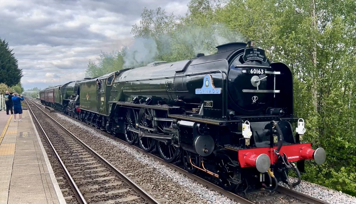 DGRBusAdventure's tweet photo. Ahead of tomorrows visit to the @GcrGreat Heritage Bus and Rail event we thought it would be rude not to pop out and see @60163_Tornado &amp; @RailwayMuseum 60103 ‘Flying Scotsman’ heading to @GCRNottingham passing through Langley Mill🚂🚂

#DanielsBusAdventures https://t.co/MOyiWcCKmu