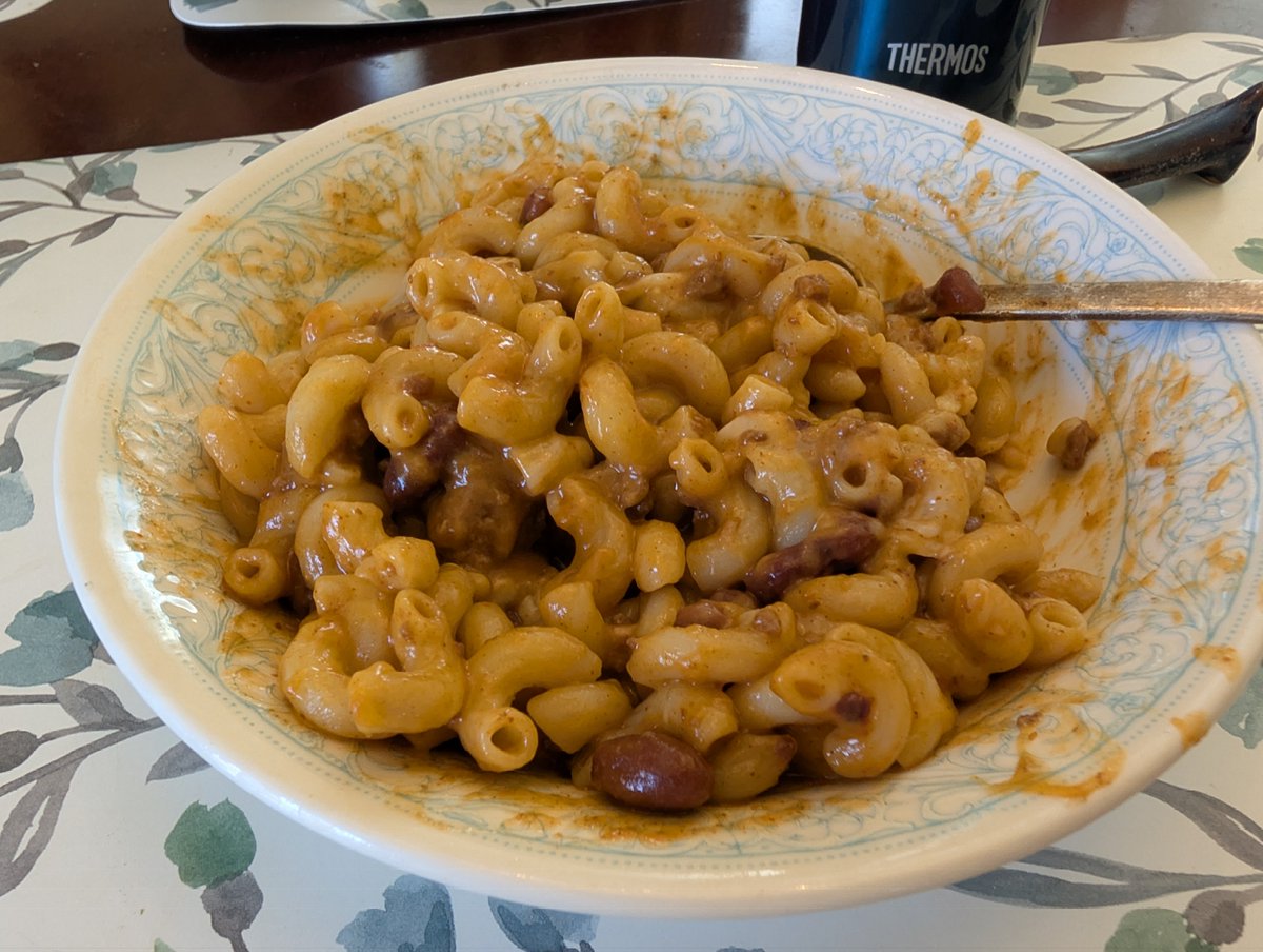 DDRJazzJackCS's tweet photo. Today's lunch is Chili Mac and cheese https://t.co/RJOS9oLFoc