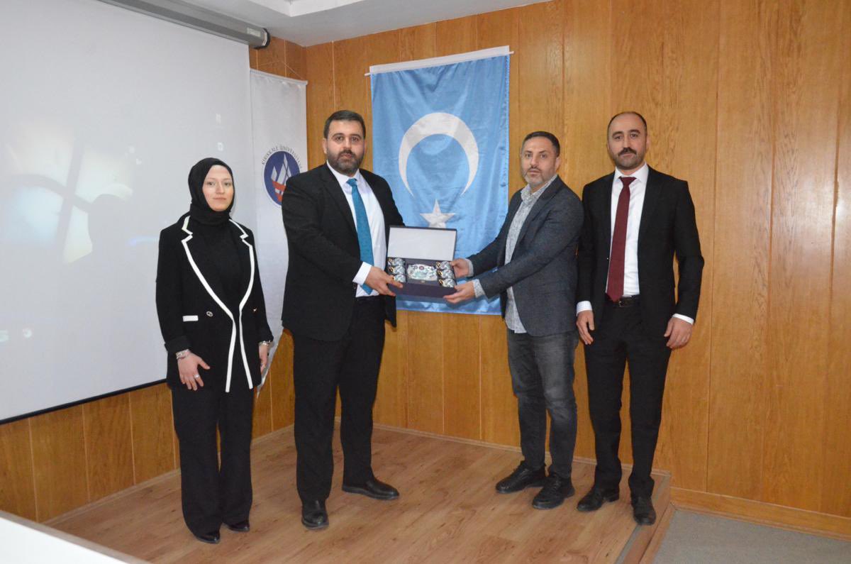 Doğu Türkistan Vakfı tweet media