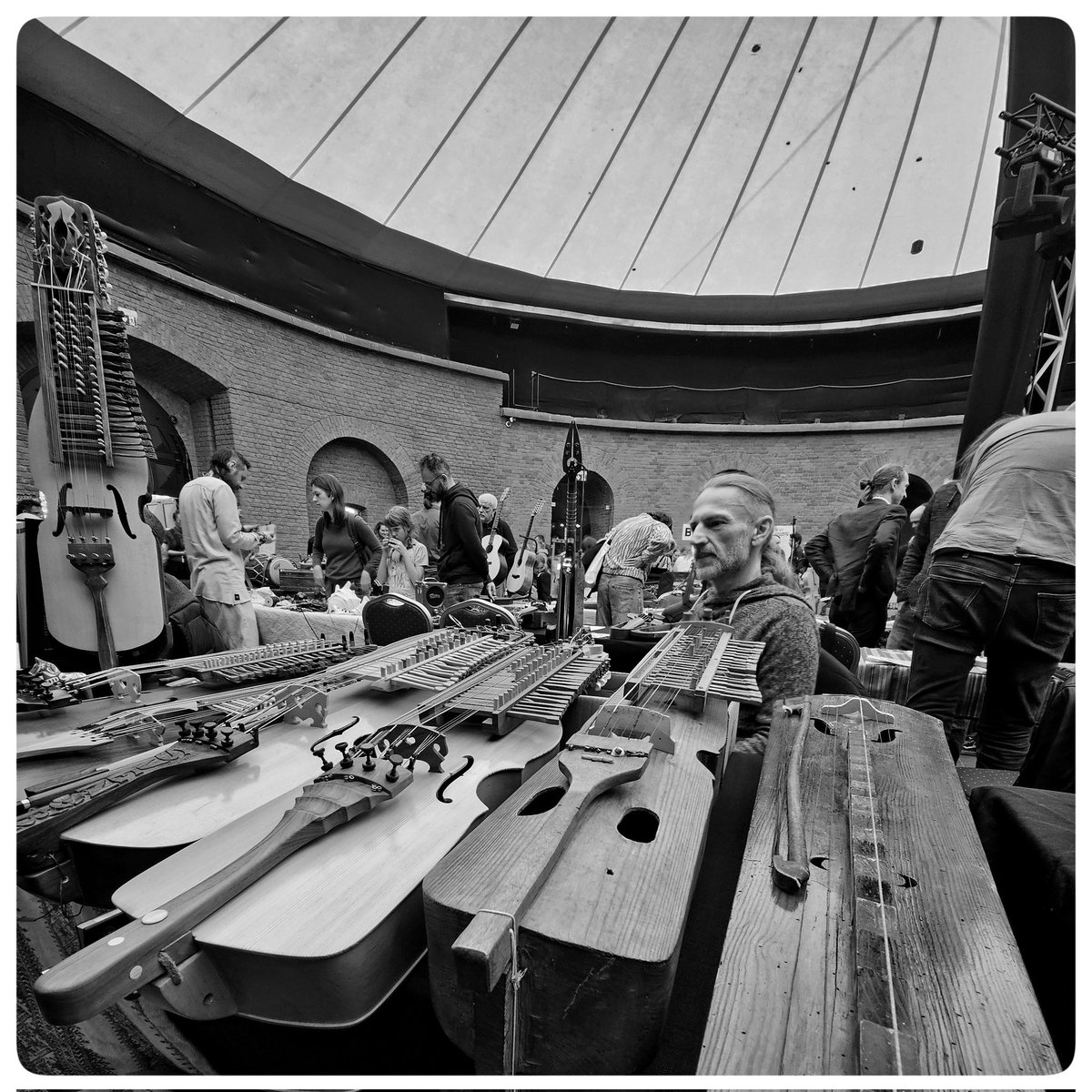 mu10689's tweet photo. #blackandwhitephoto #analogphotography #photographylovers #photography #bicycle #music https://t.co/nC7DNBhdDB