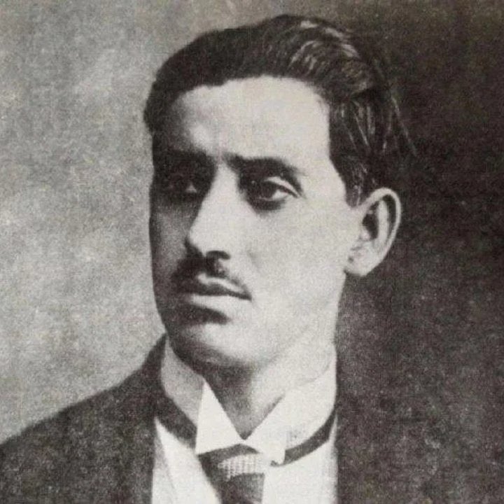 Tumyad4's tweet photo. Hasan Tahsin; işgale karşı sıkılan ilk kurşunun, eğilmeyen bir başın ve teslim olmayan bir milletin gür sesidir. 

Hatırası önünde saygıyla eğiliyoruz. https://t.co/AIK82S29yo