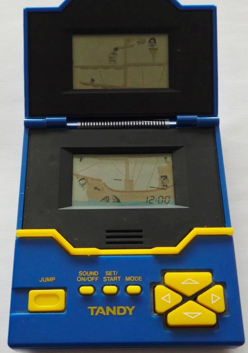Cedehel_'s tweet photo. Re-découverte de mon ancien jeu LCD Pirate qui fonctionne encore parfaitement. Avec ses modèles double écran dotés d'une identité propre, Tandy savait concurrencer les fameux Game and watch de Nintendo. Et vous, possédez-vous encore quelques-unes de ces reliques ? https://t.co/hNa9o2Yzfu