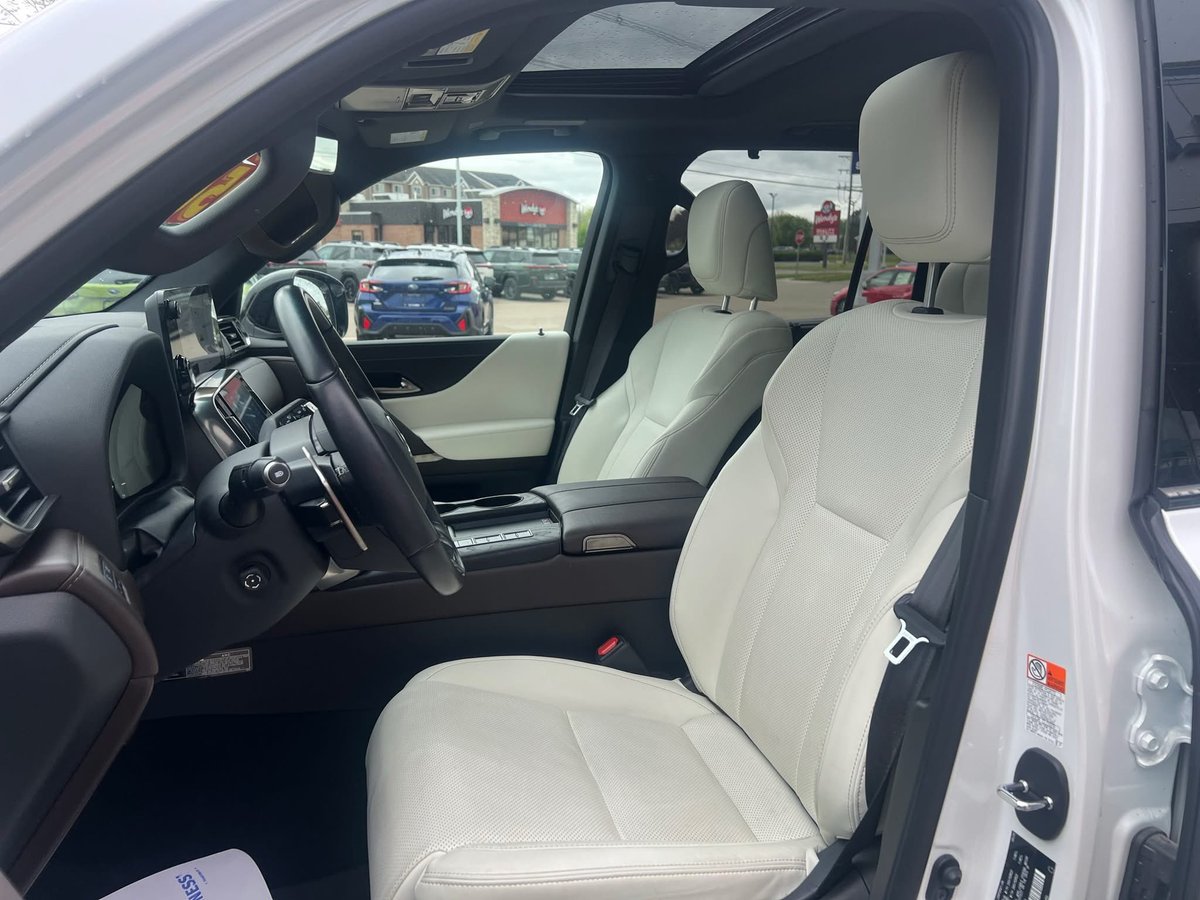 WilliamsSubaru's tweet photo. Sophisticated. Powerful. Impossible to ignore. 💥 The pre-owned 2024 Lexus LX 600 Luxury just arrived and it’s bringing serious VIP vibes ✨

👉 $95,329
👉 26,169 miles! 
👉 4WD
👉 17/22 MPG

For more details on this Lexus, click the link below! 🤩
🔗 - https://t.co/Nm0KMwuODI https://t.co/vtJZy2ITWa
