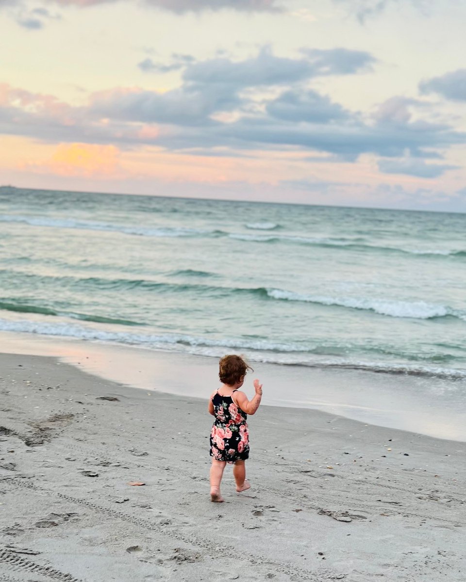 cbpier's tweet photo. BRB. Off to go chase sunny skies, sandy toes, and peace 🌞🏖️✨ https://t.co/ajrLJYUg7K