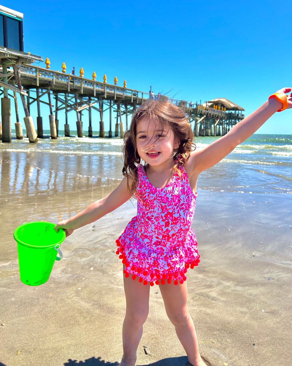 cbpier's tweet photo. BRB. Off to go chase sunny skies, sandy toes, and peace 🌞🏖️✨ https://t.co/ajrLJYUg7K