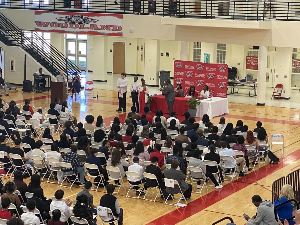 Ms_Snoddy1's tweet photo. The annual @WHS_HCS Underclassman Awards Ceremony was another incredible success! Over 300 9th-11th graders were recognized for their achievements across both academic and extracurricular classes. We are so proud! Go Wolfpack! https://t.co/ONH37kWEp4