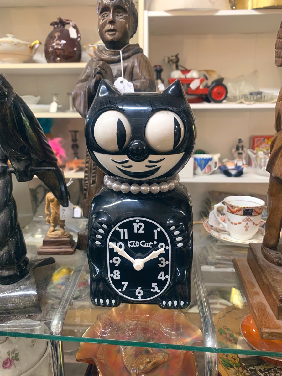 DemsGemz's tweet photo. #Thriftinginspiration #Thrifting #Gemz #iSpy #treasure #Thriftstorefind #Gem
#collectible #Vintage #cat #clock https://t.co/HCzKbc5rq1