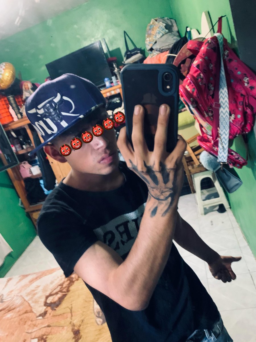 uri12_76goku10's tweet photo. Cámara banda quíen quiere ver /x 😻 RT https://t.co/y3Zw94hkmC