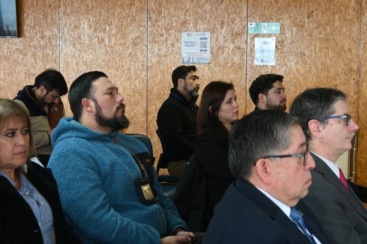 epaustral's tweet photo. 🔵⚓Como parte del relacionamiento activo, esta semana nuestros ejecutivos y representantes de la #EPAUSTRAL participaron de distintas actividades de la @Armada_Chile @puertosconosur y @AduanaCL.

📸 Armada de Chile, Corporación Puertos Cono Sur y Comunicaciones EPAUSTRAL https://t.co/Ix1BkPPw7F