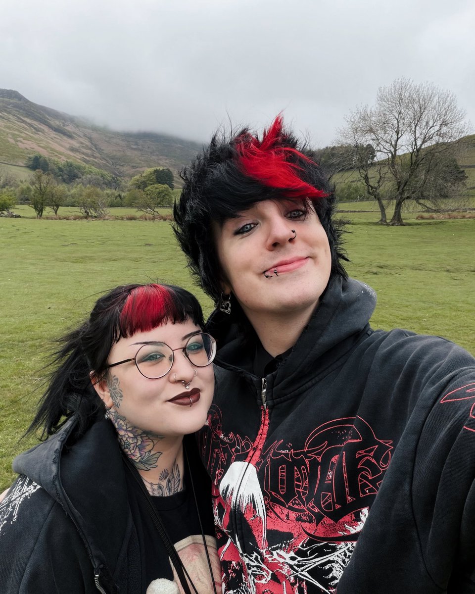 BrandonxDillon's tweet photo. We match hair again ❤️ #emo https://t.co/NTsEOOdFLy