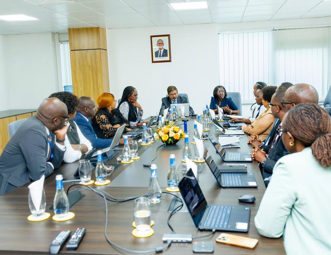 EcobankRW's tweet photo. We were honoured to welcome Anup Suri, Group Executive for Commercial and Consumer Banking at @GroupEcobank, who visited Ecobank Rwanda for a management engagement with the leadership team. 

The discussion focused on strengthening alignment, sharing strategic priorities, and deepening collaboration across key commercial and consumer banking objectives.

#EcobankRW #AbetterWay