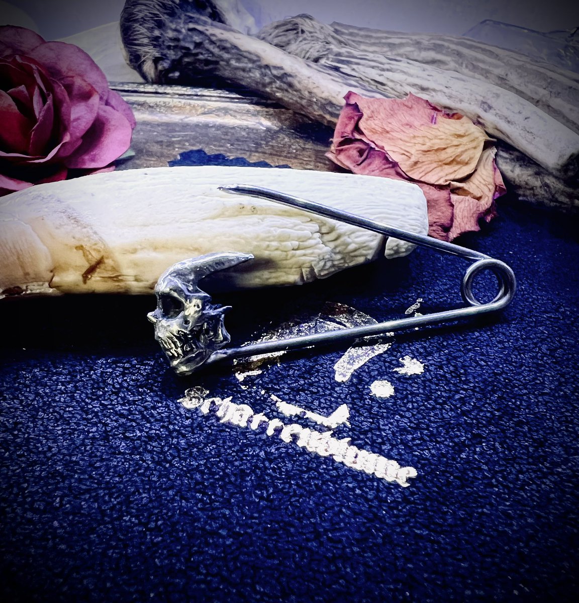 KOHLAB1's tweet photo. #schattenblume

💀スカルピン🧷 https://t.co/B3e8TgcuwM