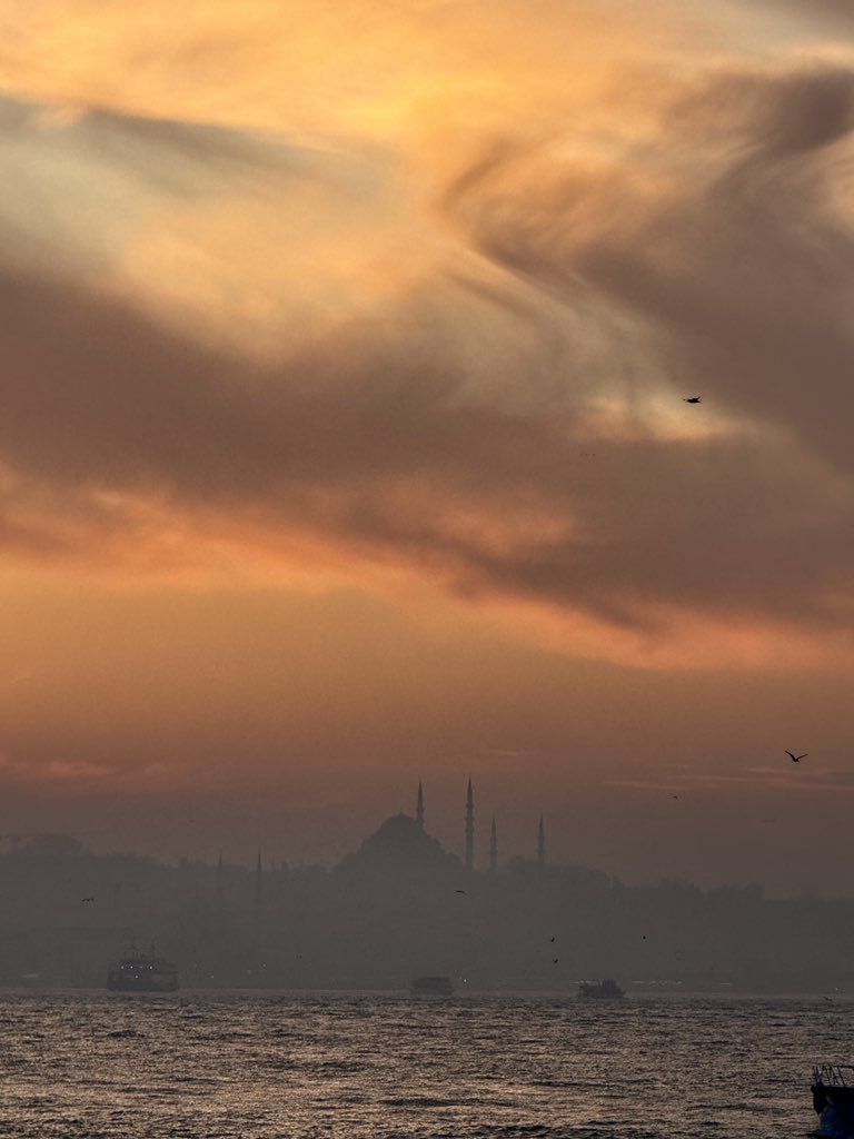 celalettingunes's tweet photo. “Zülfün görenlerin hep bahtı siyâh olurmuş 
Tek zülfünü göreydim bahtım siyâh olaydı.”   

Beste: Ali Rıfat Çağatay
Güfte: Nevres-i Cedîd
Makam: Nihâvend https://t.co/3raSWb4NT2