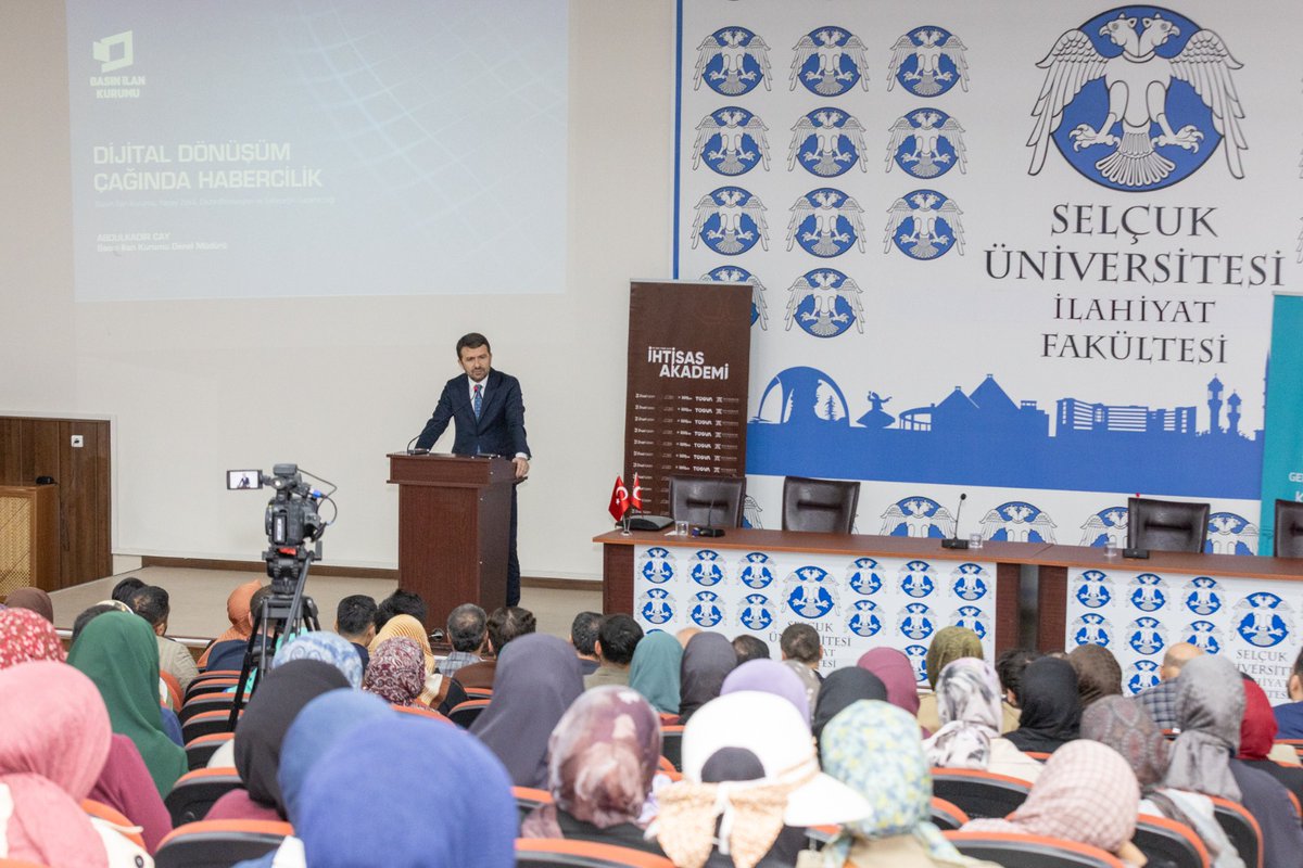 basinilankurumu's tweet photo. Genel Müdürümüz Abdulkadir Çay, Konya'da TÜGVA Üniversite İhtisas Akademisi öğrencileriyle buluşarak, Dijital Dönüşüm Çağında Habercilik başlıklı bir sunum gerçekleştirdi. 

Genel Müdürümüz sunumunda; yalan haberlerin üretiminde yapay zekânın artan rolüne ve dezenformasyona karşı, teyit mekanizmalarını kullanmanın önemine dikkat çekti.

Haber için;

🔗 https://t.co/l0yWD8ZCh7