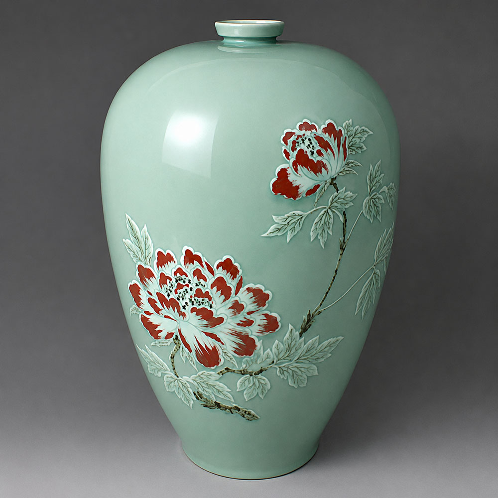 AntiqueAlive's tweet photo. Korean Celadon Porcelain Vase with Embossed Peony Flower Design https://t.co/h6IhNUyQSR https://t.co/nAc9AgpV4A