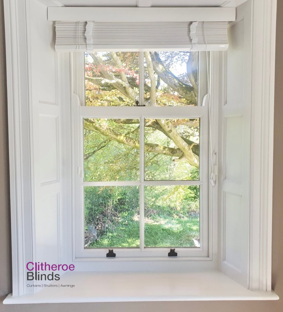 ClitheroeBlinds's tweet photo. Venetian blinds have an adjustable tilt function to control light and privacy easily whilst also have a separate pull cord which allows you to life the blind to the top to gain a full view of your window ! 🪟 🏡 #venetianblinds #clitheroeblinds #homeimprovement #lancashire https://t.co/3uJBdWyp6R