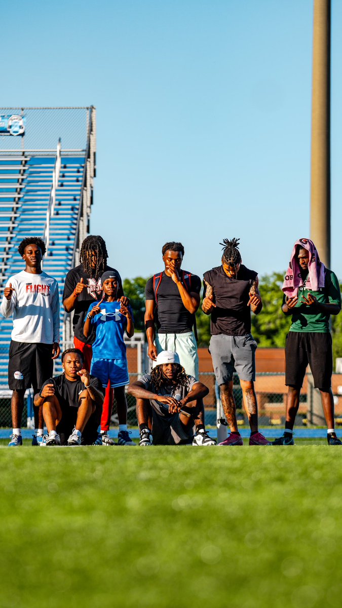 TigerWoodSport's tweet photo. My Friends Ask Why I’m Never 

At Home When They’re Outside…

My Reply Is , “I Be At Work”🏈🙌

God Is Faithful 💯💪🏽🙏🏾🫡

📸Cred: lensbyOscar (IG) https://t.co/fdfJlLivpJ