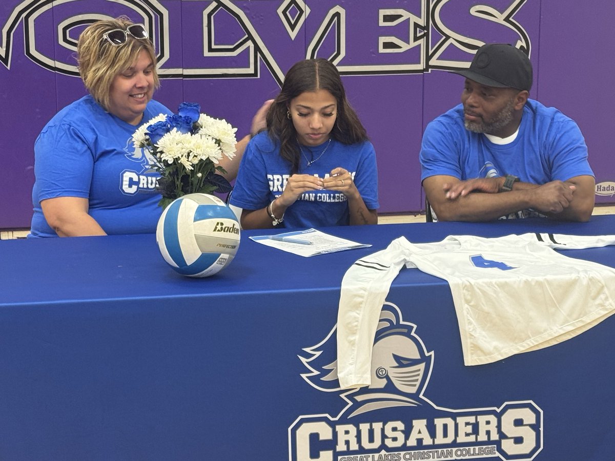 WyomingWolves's tweet photo. Congratulations to Kaidence Pitts for signing her National Letter of Intent to play Volleyball at Great Lakes Christian University. https://t.co/0G6tTcnTPM