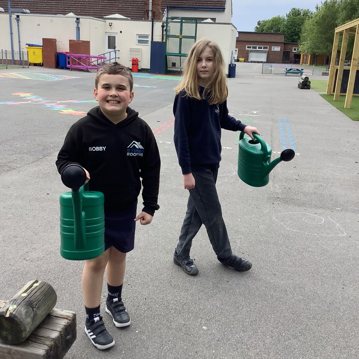 ElmClass_OLOL's tweet photo. Planting fruit and vegetables on our school allotment -  thank you Eco Club! #EcoCouncil #MakeADifference @ololprimary_HT https://t.co/6KOQKJZWlz