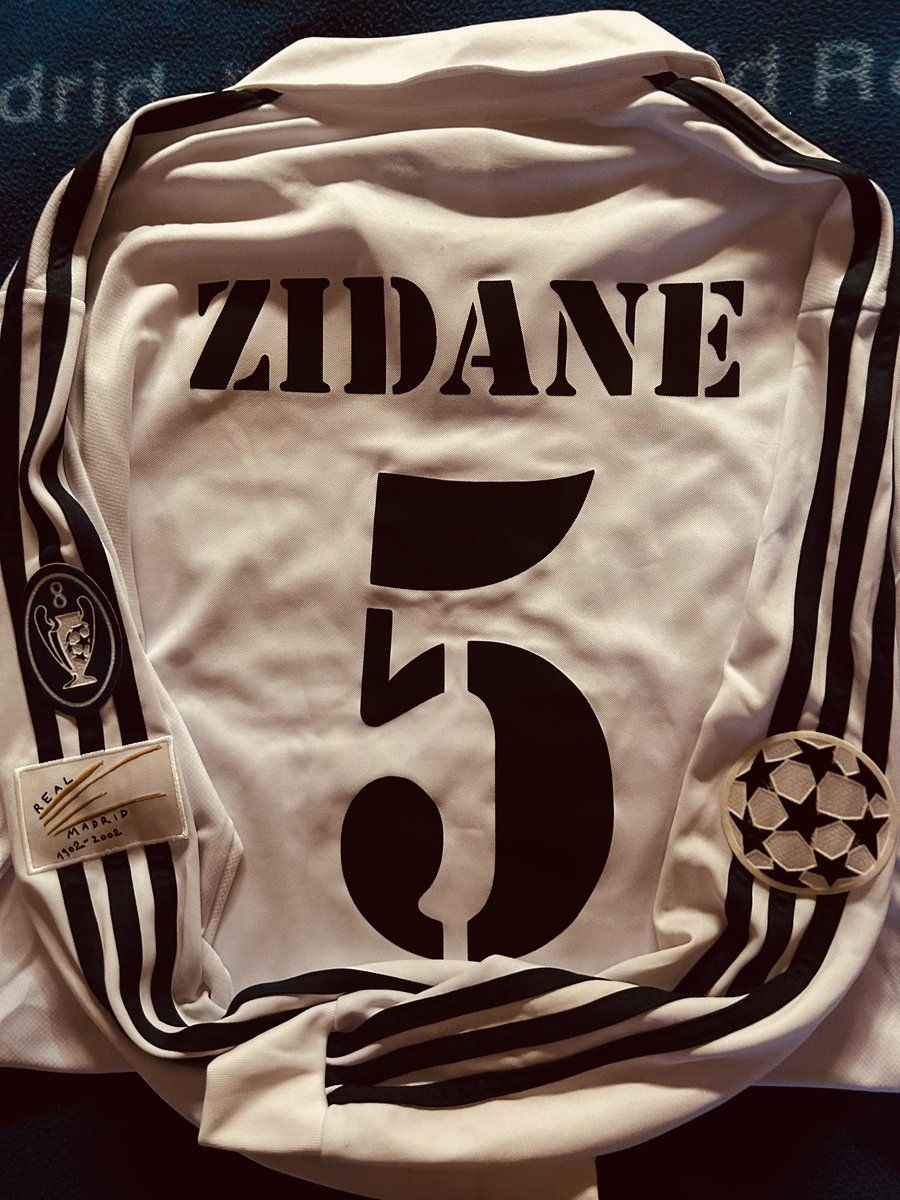 Sergio_RMCF1994's tweet photo. La novena sinfonía, al mando de Zinedine Zidane.🤍⚽️ https://t.co/8BN3ga8Gmp