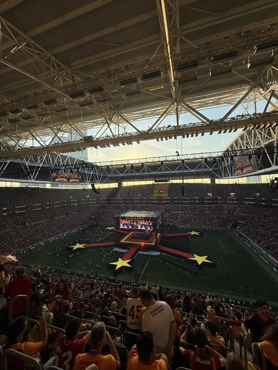 Zozanilik's tweet photo. ♥️💛🏆 
#Ramspark 
 #DOMİN4SYON https://t.co/kBpJth1LIN
