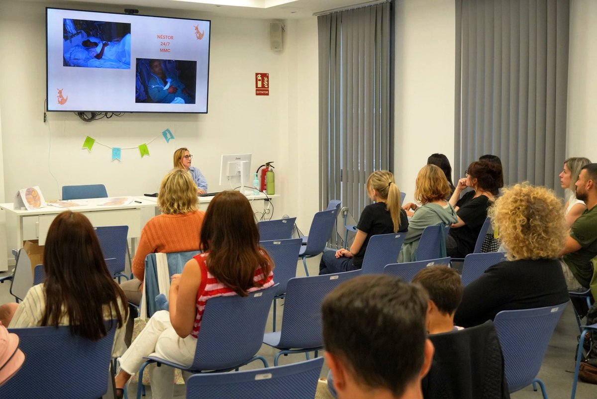 hjoan23's tweet photo. 🦘 Avui, Dia Mundial del Mètode Cangur, l'Hospital Joan XXIII de #Tarragona ha celebrat un taller per donar a conèixer els beneficis del contacte pell amb pell per als nounats i les seves famílies.

💙 Un mètode que apliquem des de 1994 com a centre pioner a tot l'Estat. https://t.co/XKegjCbcvt