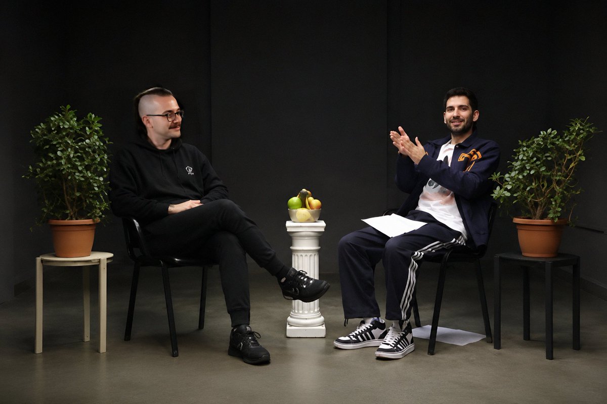 ThawFC's tweet photo. en algún momento de la historia de la humanidad ESTO TIENE QUE PASAR 🙏🏻

Matias Bottero invitando a el xokas a "Entre dos Suculentas" 

lo épico que sería! https://t.co/SlJXL1L2rV