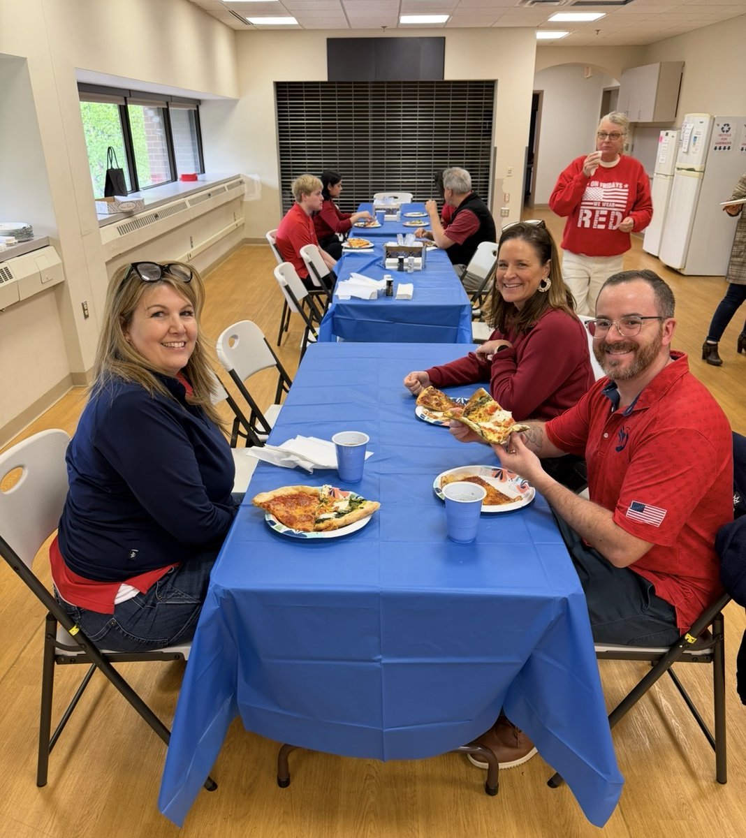 AmeriTechContr's tweet photo. Happy International Pizza Party Day! 🍕 https://t.co/5YGU07V0w0