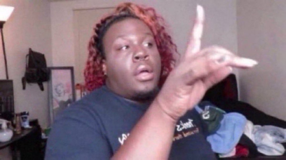 Tophiachueats's tweet photo. Nicki should never release 3 albums in one night…the streams would be awful…sorry not sorry https://t.co/qppp5Knk5I