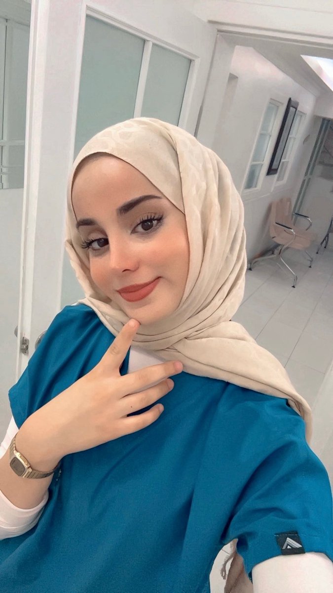 busraoocal's tweet photo. Dişi kırık olan bize kalbi kırılan Allah’a yönelsin . Hayırlı cumalar . https://t.co/B4Wm4g0zZc