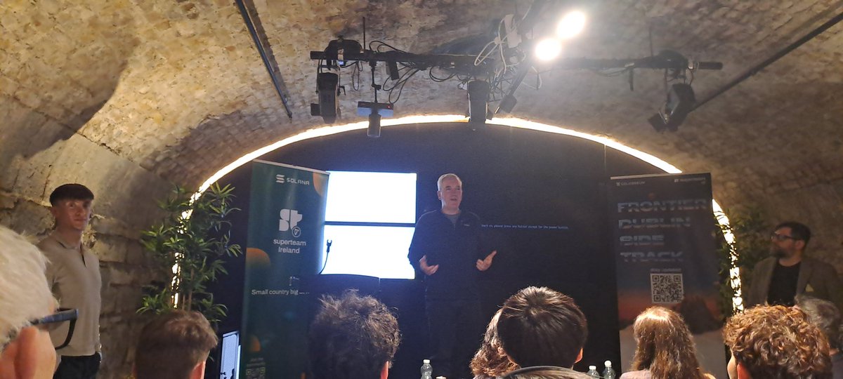Zolanear_'s tweet photo. Hanging out in dogpatch labs for the Solana Frontier Demo day with @superteamIE ☘️ https://t.co/y21t3LuTyS