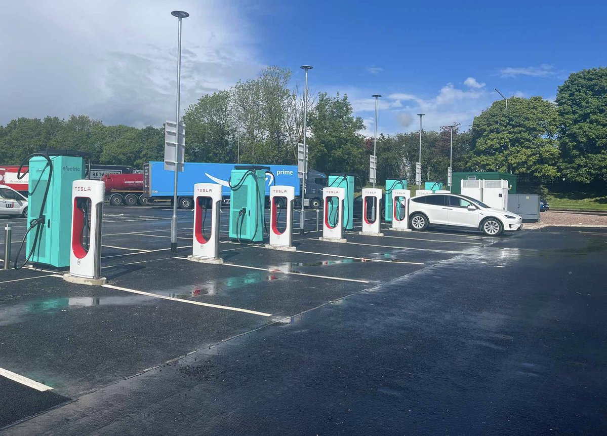 Tesla Charging tweet media