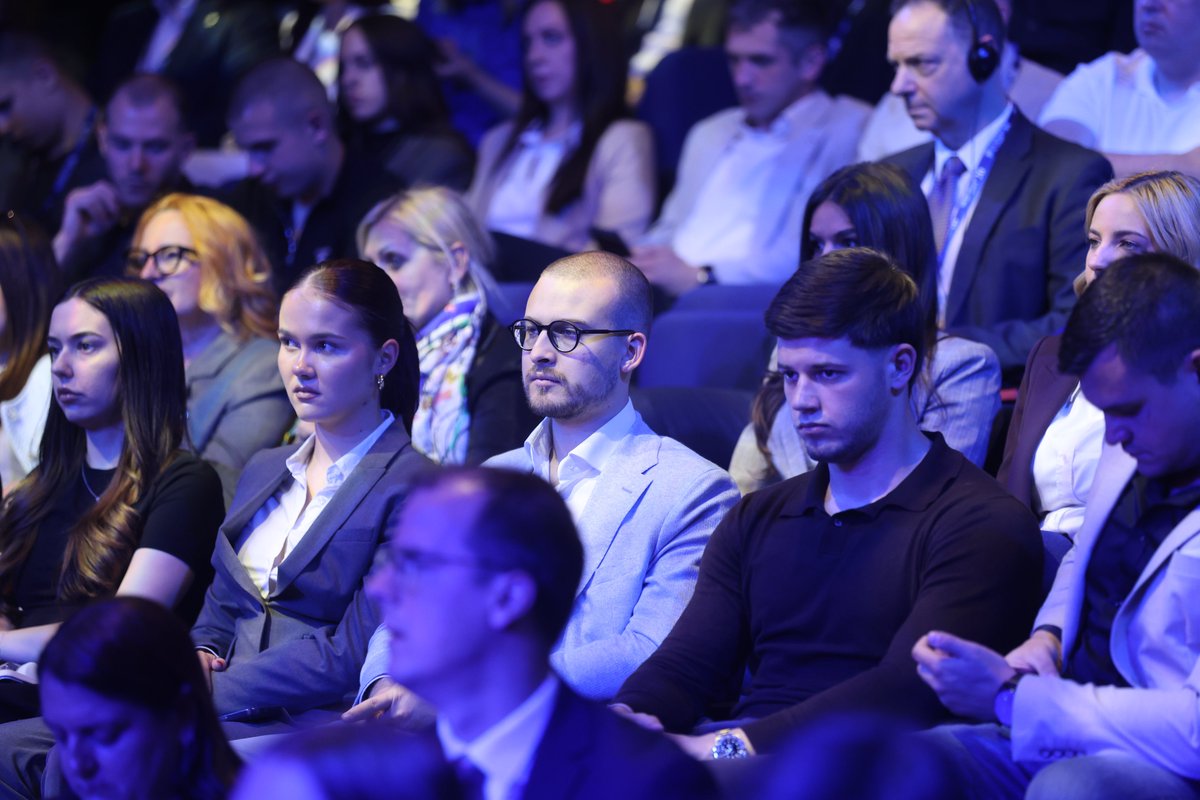 Милош Вучевић tweet media