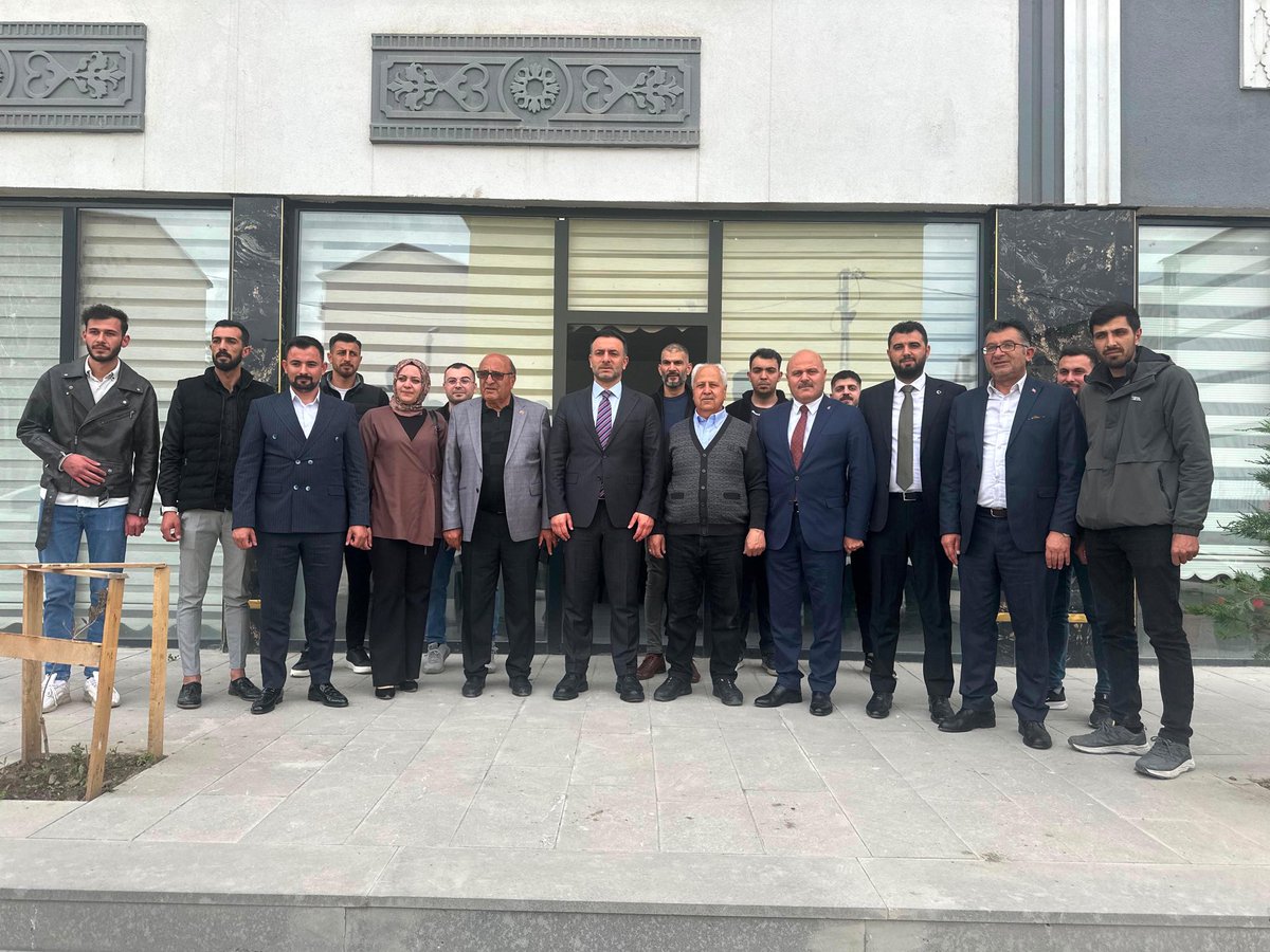ferhatdag23's tweet photo. 📍Kars

İl Başkanımız @SancarMuammer ile birlikte; Kağızman’da teşkilat üyelerimizi ziyaret edip gönül birliğimizi tazelerken, esnafımızı da iş yerlerinde ziyaret ederek bereketli kazançlar diledik.

Bu gönül birliğinden neşet eden azimle; mücadele ve gayretlerimizin davamıza istikamet, teşkilatımıza dirlik ve aziz milletimize hizmet yolunda hayırlı kapılar aralamasını Yüce Mevla’dan niyaz ediyor, tüm teşkilat mensubu arkadaşlarıma çalışmalarında başarılar diliyorum.